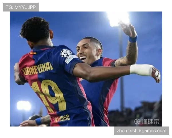 巴黎圣日耳曼1-2不敌巴萨，拉菲尼亚传射建功